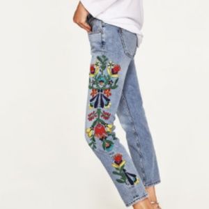 MID-RISE JEANS WITH FLORAL EMBROIDERY SIZE 28